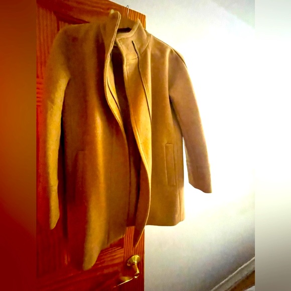 Beautiful and Timeless Camel Coat. Practically new. Wore once. - Picture 3 of 4